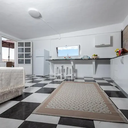 Apartment Vista Paraiso, Sea Breeze Facing The Sea *