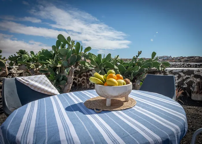 Vista Paraiso, Sea Breeze Facing The Sea Apartament La Oliva